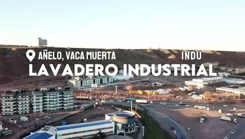 Lavandería industrial en Añelo, Vaca Muerta — operación con equipos Oñate (3 lavadoras horizontales, 3 centrífugas, 4 secadoras y planchadora calandra)